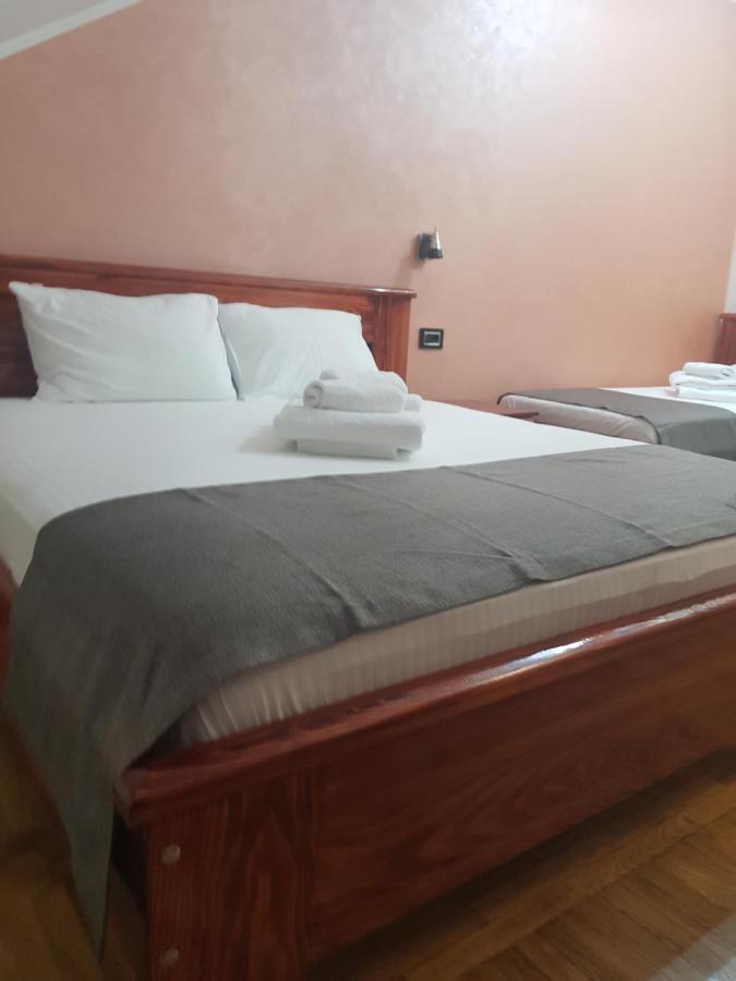 Hotel Kutko Pančevo Exteriér fotografie
