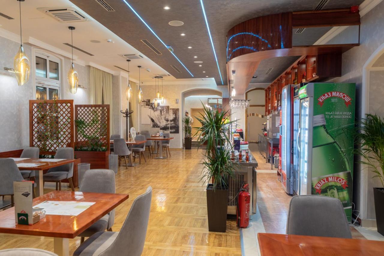 Hotel Kutko Pančevo Exteriér fotografie