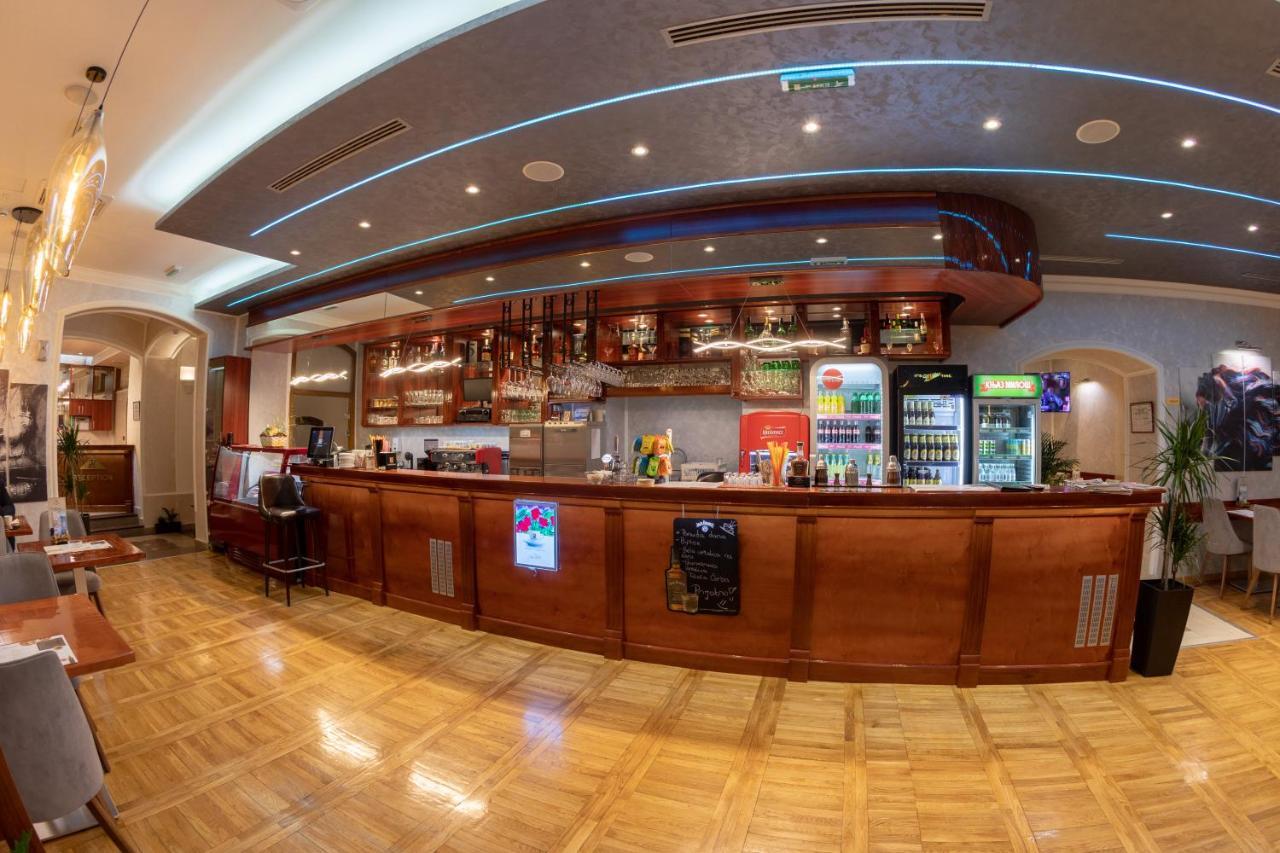 Hotel Kutko Pančevo Exteriér fotografie